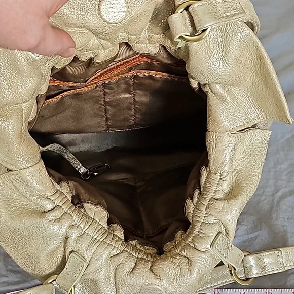 HOBO International Caliber in pearled silver metallic leather - Picture 6 of 16